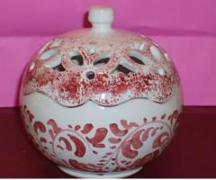 Scatola tonda intagliata