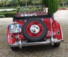 Noleggio auto d'epoca rossa