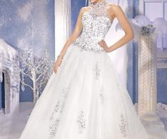 Abito romantico con bustier ricamato