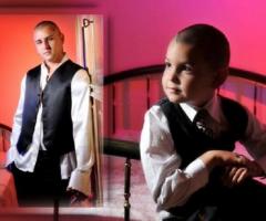 Foto sposo e paggetto prima del matrimonio