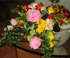 Centrotavola fiori colorati by Le Gardenie