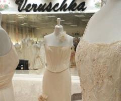 Particolari ricami e gioielli per abiti da sposa preziosi ed eleganti