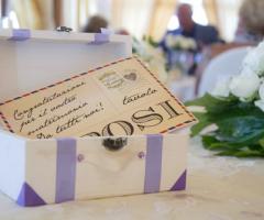 Valigia legno tema viaggio - Vision Wed