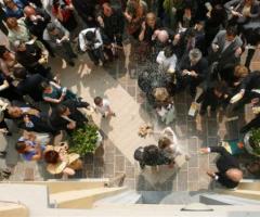 Foto del lancio del riso agli sposi