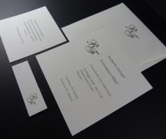 Art. 1084

Carta e busta: Liscia crema

A richiesta iniziali a caldo.