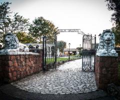 Villa Valente - Il cancello di ingresso