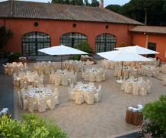 Allestimento del matrimonio all'aperto
