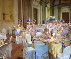 Tavoli sotto il portico