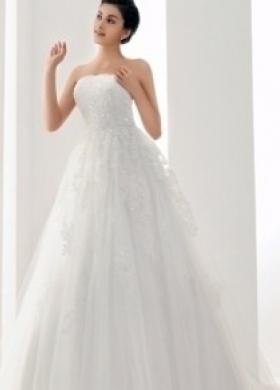 Prezioso abito da sposa in stile principesco