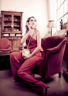 Vestito da cerimonia rosso con pantaloni