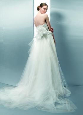 Abito da sposa con grande fiocco sul retro