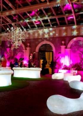 Ambientazione con luci per il matrimonio