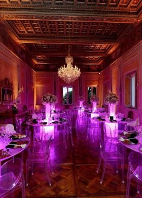 Tavoli luminosi per il matrimonio