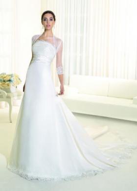 Abito liscio con coprispalle in tulle