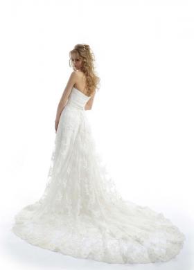 Vestito da sposa con strascico XXL - Modello Principessa