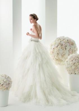 Abito con gonna ampia e cinta preziosa - Collezione Luna Novias