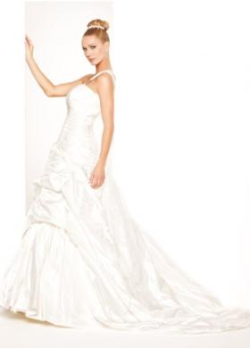 Abito da sposa con lunga coda - Modello Peonia