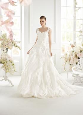 Abito da sposa con spalline e scollo a cuore