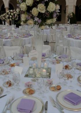 Mise en place lilla per il matrimonio