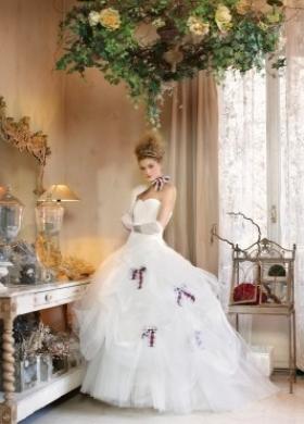 Vestito da sposa con fiocchi - Collezione La Magia del matrimonio d'inverno