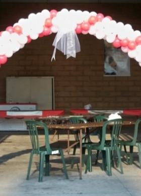 Il Punto Esclamativo - Arco di palloncini per il matrimonio