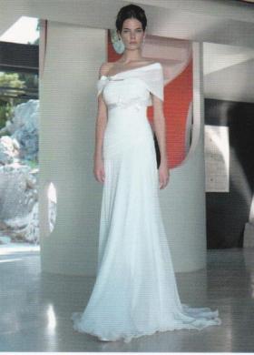 Abito da sposa con stola e fascia in vita - Valentini Spose