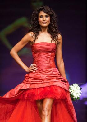 Abito da sposa dal colore rosso dell'Atelier Il Sogno della Sposa Lei&Lui