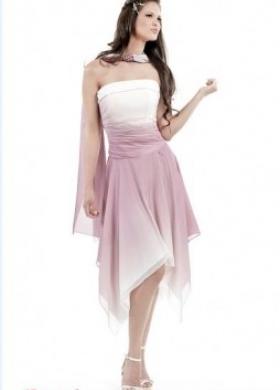 Vestito da sposa corto, color rosa