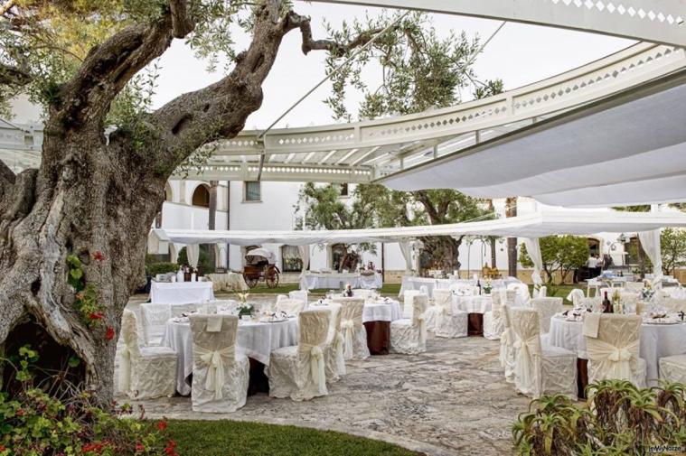 Borgo Ducale Brindisi - I tavoli all'aperto