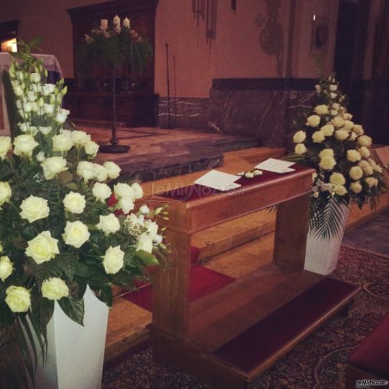 Matrimonio con rose e lisiantum.
 - L'angolo Fiorito