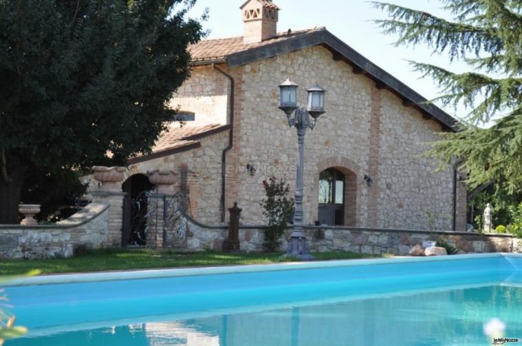 Matrimonio in Sabina a bordo piscina