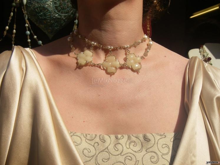 Collana con perle per la sposa