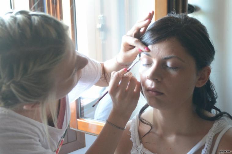 La sposa durante i preparativi