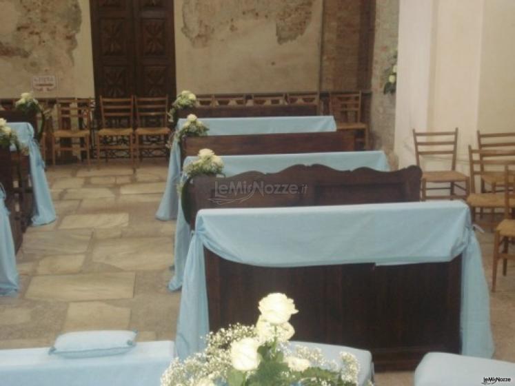 Allestimento floreale per il matrimonio in chiesa