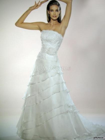 Elegante abito da sposa dell'Atelier le Spose di Annalisa di Bologna