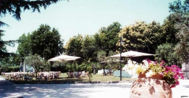 Ricevimento di matrimonio in giardino