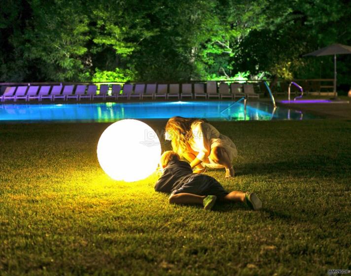 Piscina illuminata
