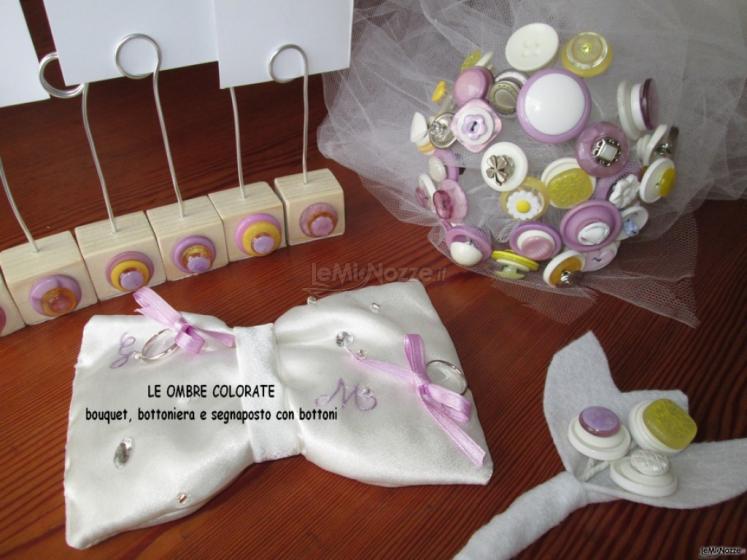 Bouquet di bottoni, bottoniera e segnaposto con i bottoni - Le Ombre Colorate