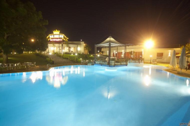 Matrimonio a bordo piscina