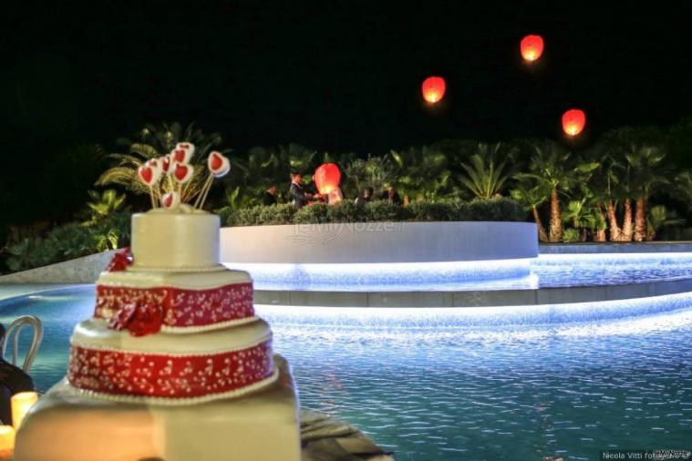 Borgo Ducale Brindisi - Torta nuziale a bordo piscina