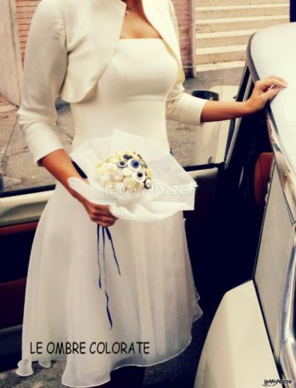 Bouquet di bottoni bianco e blu, in stile vintage - Le Ombre Colorate