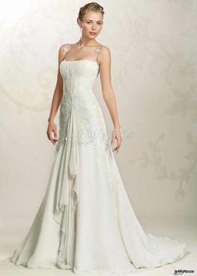 Abito da sposa con spalline strette e ricami - Collezione Zaffiro Z1