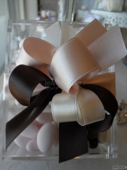 Porta confetti di nozze sui toni del rosa
