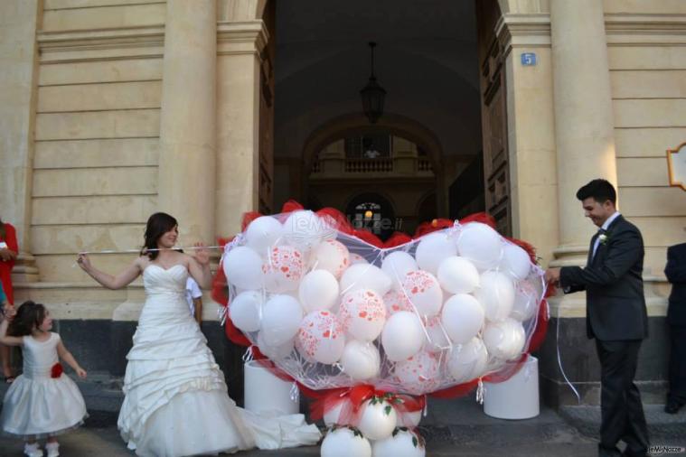 Volo palloncini sposi