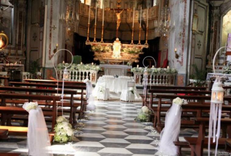Allestimento floreale della chiesa - La Mimosa Creazioni a Genova