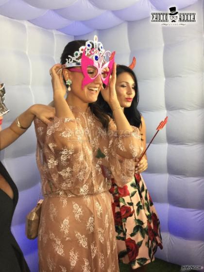 Photo Booth Event - Scatti nella cabina luminosa