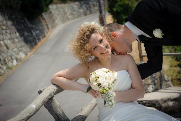 Foto in stile reportage degli sposi