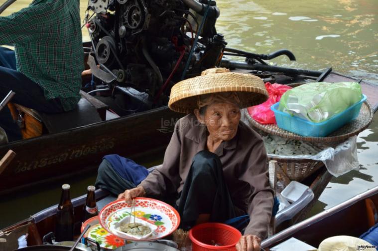 Mercato galleggiante di Damnernsaduak - Thailandia - Album You and Destination