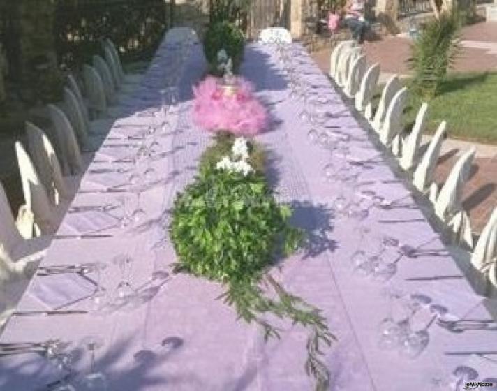Catering Petit Café Nobel - Centrotavola con foglie e fiori per i tavoli del ricevimento