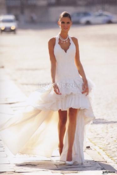 Sofisticato abito per una sposa moderna e sbarazzina
